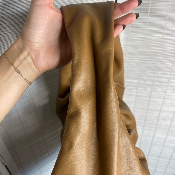 Bottega Veneta The Pouch Size Large Tan Leather Slouchy - Picture 5 of 16